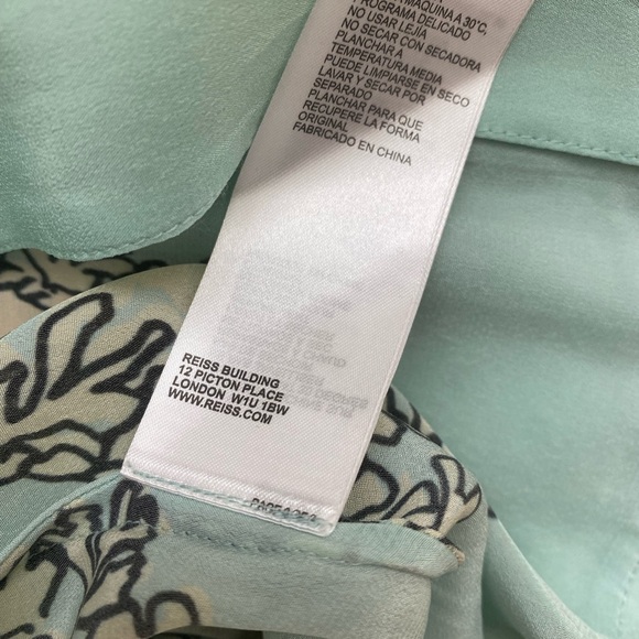 REISS Jacquetta Printed Cuban Collar Blouse - Picture 4 of 5